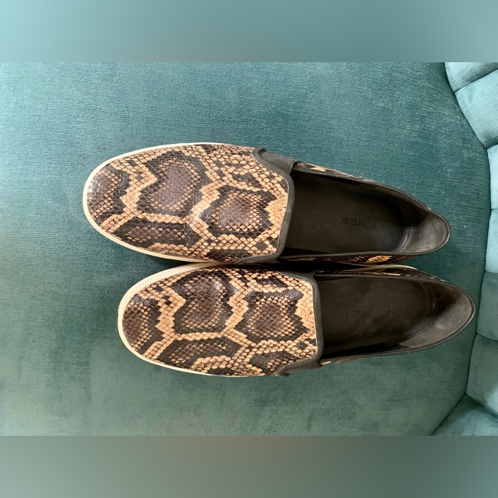 Vince size 11 brown snakeskin sneaker